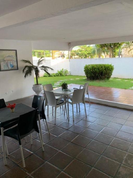Apartamento 2 Quartos A 5 Minutos A Pe Da Praia Da Enseada 瓜鲁雅 外观 照片