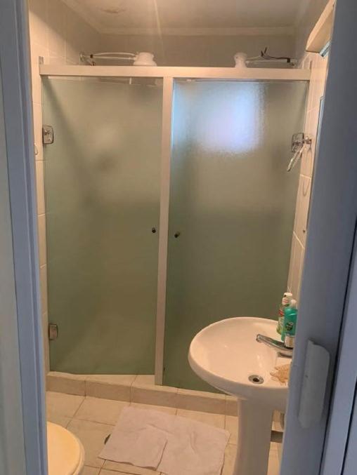 Apartamento 2 Quartos A 5 Minutos A Pe Da Praia Da Enseada 瓜鲁雅 外观 照片